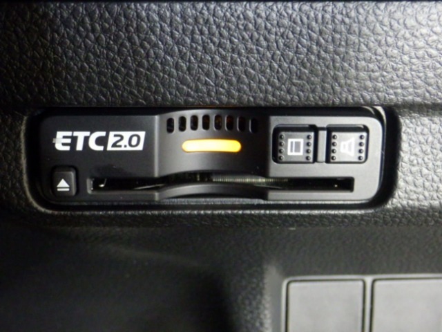 ETC付！高速道路の料金所はキャッシュレスで通過です！サービスエリア等にあるスマートインターの出入りも利用可能でとっても便利☆ご納車後すぐにお使い頂けるようセットアップしてのお渡しとなります。