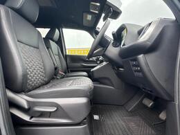 「この車の写真をもっと見たい」「状態が気になる」「この装備はついている？」どんな小さな疑問でもお気軽にお問い合わせください！