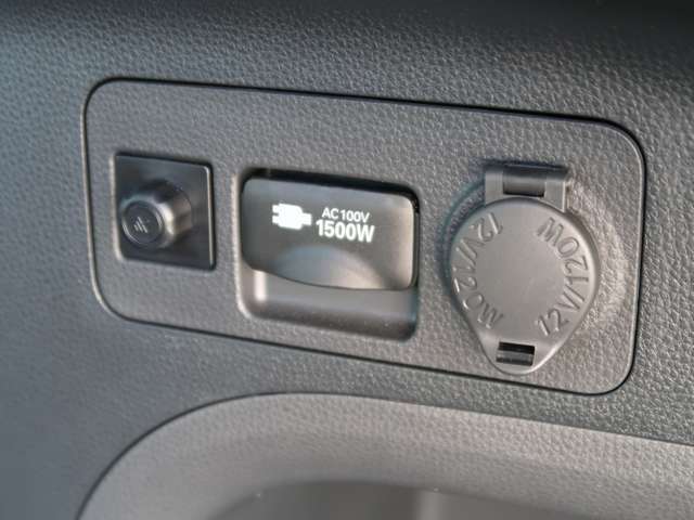 アウトドアや災害時にも家庭用の電化製品が使える100V1500W電源付きです。