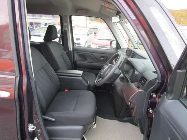 センターアームレスト付きベンチシート！