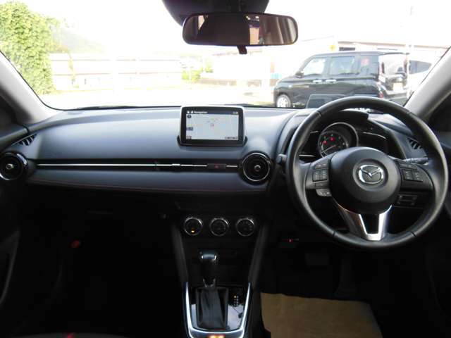 納車前には専用の機械を使い車内を除菌していき清潔にしていきます！！
