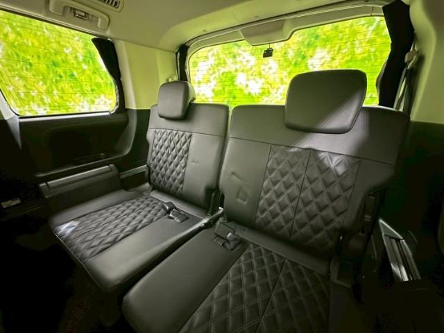 WECARSでは各商談席に大型モニターをご用意しております！見やすい大画面でゆったりと全国の在庫をご覧いただけます！是非ご来店お待ちしております！