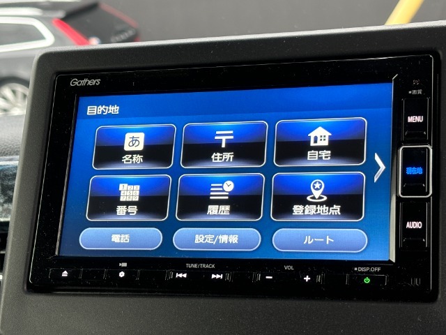 使いやすく、見やすいナビモニター。オーディオ、エアコン操作もタッチパネルで簡単楽々。