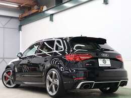 ADVキー/黒革/MMIナビ/Bang＆Olufsen/Bカメラ/マトリクスLEDヘッドライト/カーボンインテリア/バーチャルコックピット/Audiマグネティックライド/アルミニウムスタイリングPKG 19インチAW/2年保証