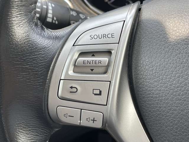 運転席操作部の画像です。店舗にて現車の確認もいただけますので、お電話で在庫のご確認の上是非ご来店くださいませ！！！ワクワクするクルマ選びをご提案します！