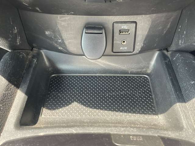 フロアマットの画像です。店舗にて現車の確認もいただけますので、お電話で在庫のご確認の上是非ご来店くださいませ！！！ワクワクするクルマ選びをご提案します！