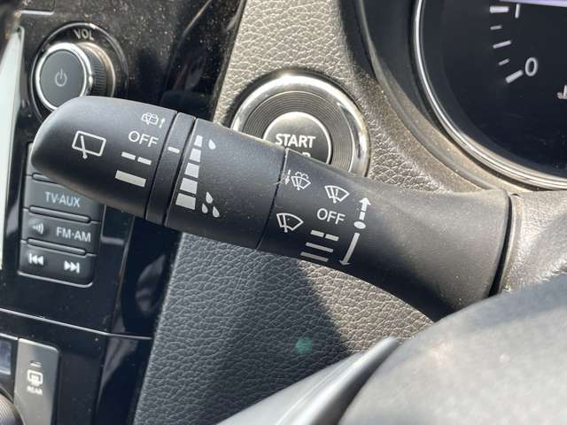 運転席操作部の画像です。店舗にて現車の確認もいただけますので、お電話で在庫のご確認の上是非ご来店くださいませ！！！ワクワクするクルマ選びをご提案します！