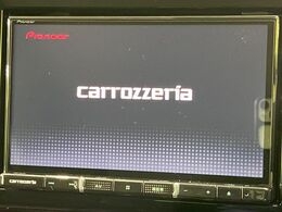 【大画面ナビ】人気の大型8インチナビを装備。存在感のある大画面はインパクト大！ナビ利用時のマップ表示は見やすく、テレビやDVDは臨場感がアップ！いつものドライブがグッと楽しくなります♪