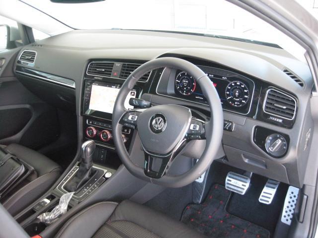 大人気のGOLF TDI HIGHLINE MEISTER入荷しました！