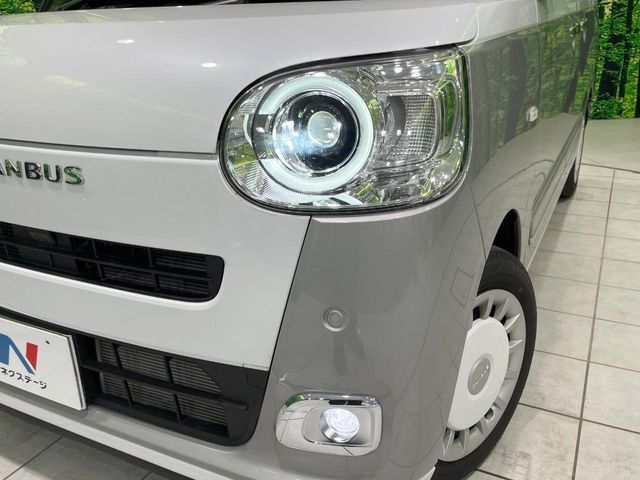 【LEDヘッドライト】悪天候や夜間走行時も良好な視界を確保し安心して運転できる高輝度LEDヘッドライトを装備！点灯速度が早く、消費電力も抑えられています。