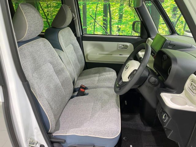 運転席シート廻りは使用感も少なく、良好な状態となっています。丁寧に使われていたことがよくわかりますね。