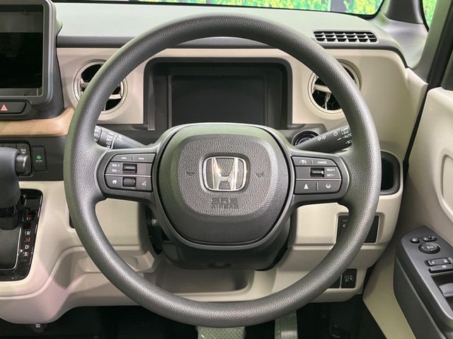 【ステアリングスイッチ】運転中、前方から目線をそらすことなく、オーディオ等の操作が可能な便利機能！安心＆快適なドライブを演出してくれます♪