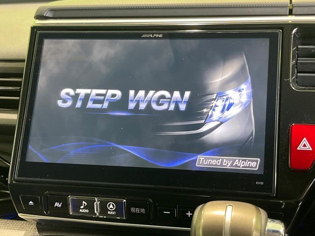 【ALPIN10インチナビ】人気の大画面ナビを装備。専用設計で車内の雰囲気にマッチ！ナビ利用時のマップ表示は見やすく、テレビやDVDは臨場感がアップ！いつものドライブがグッと楽しくなります♪
