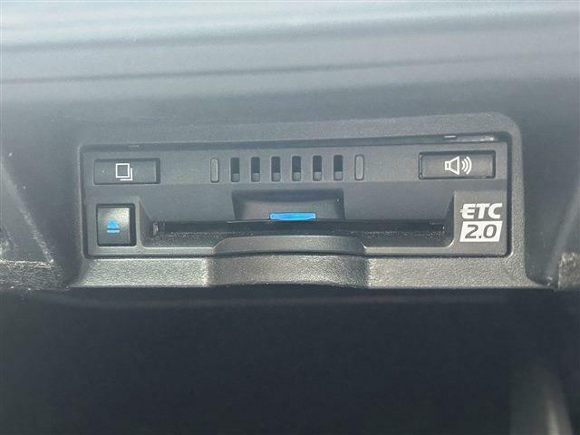 こちらのお車にはメーカーナビ地デジ・全カメラ・CD・DVD・ブルーレイ・ブルートゥース・黒革・エアシート・レーダーC・LTA・BSM・RCTA・HUD・18AW・ETC・USB・TVキットが装備！