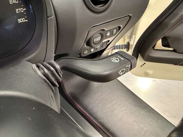 軽量モデルの希少車　Sprint220です。