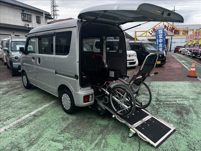 電動ウィンチ付き車いす用スロープ車。福祉車両販売15年の実績で安心です。何でもご相談ください。