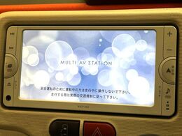 【純正ナビ】人気の純正ナビを装備しております。ナビの使いやすさはもちろん、オーディオ機能も充実！キャンプや旅行はもちろん、通勤や買い物など普段のドライブも楽しくなるはず♪