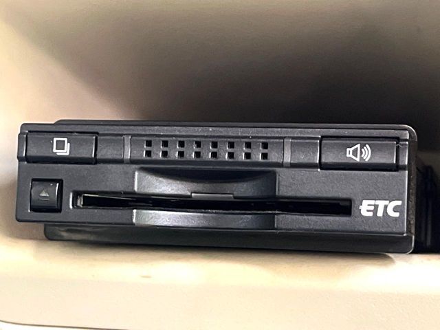 【ETC】高速道路の料金所をストレスなく通過！話題のスポットやサービスエリアに多い「スマートIC」利用時は必須のアイテムです。当店でセットアップを実施、ご納車当日からすぐにご利用いただけます！