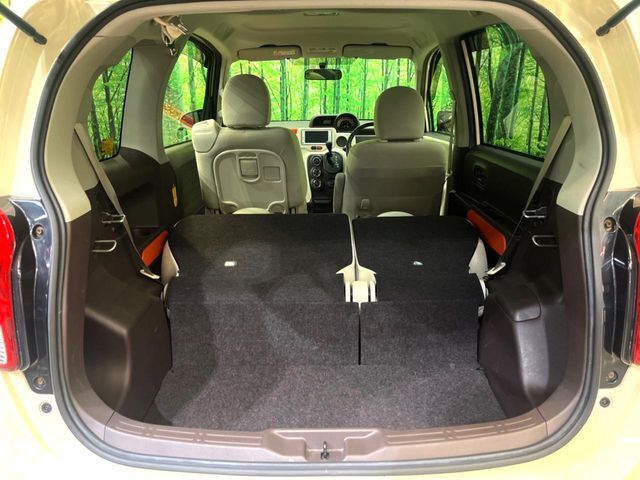 普段のお買い物や通勤、送迎等に十分な荷室スペースを確保しております。セカンドシートを倒すと、大きな荷物の積載も可能です♪