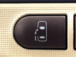 【パワースライドドア】スマートキーや運転席のスイッチでスライドドアの開閉が可能♪電動だから力を入れてドアを開ける必要が無く、小さいお子様でも、重い荷物を持っている時もラクに開け閉めできます♪