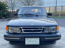新車時から全ての車検時記録簿が完備。素晴らしいクオリティです。ここまで当時のコンディションが保たれた個体はなかなか出てきません。