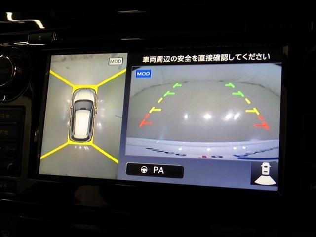 バックモニターも装備しております。バックギアに入れるとナビ画面に車の後方が映し出されます。これで後方確認も安心！