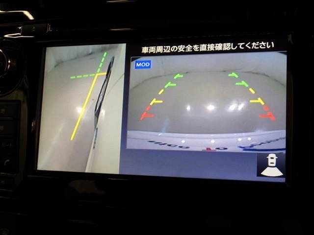 バックモニター搭載で車庫入れ安心！バックする際に後方確認ができて便利です！