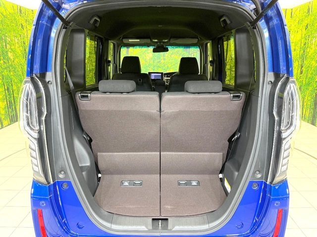 普段のお買い物や通勤、送迎等に十分な荷室スペースを確保しております。セカンドシートを倒すと、大きな荷物の積載も可能です♪