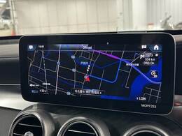 【全周囲モニター】を装備しております。全周囲カメラで危険察知。狭い駐車場でも安心して駐車できますね。