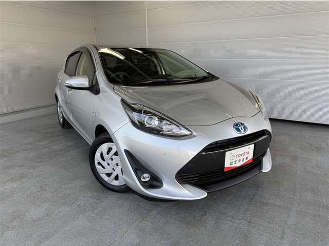 「中古車ハイブリッド保証」付き。ハイブリット機構を無償で保証します。保証期間は初度登録年月から10年目まで、または3年間の長い方。但し累計走行距離が20万km以内。