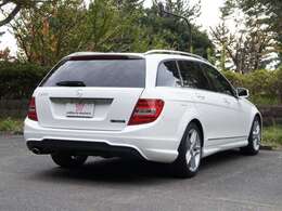 全車ご試乗いただけます。また陸送会社にて＜全国納車＞可能です。あわせて自社によるお届けサービスも承ります。お伺いできる地域は限られますが＜対面販売＞をご希望の方は是非ご相談ください