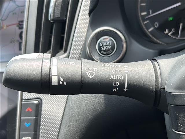 店舗にて現車の確認もいただけますので、お電話で在庫のご確認の上是非ご来店くださいませ。