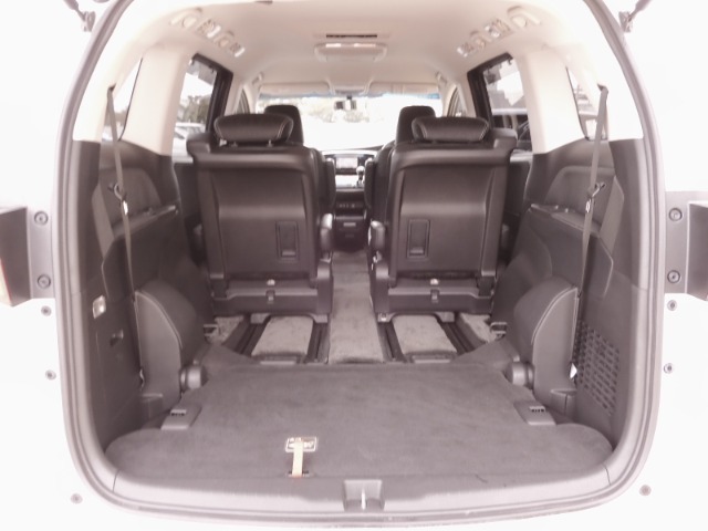 ◆リアシートを使用しない時はこの通り更に広々ラゲッジスペースの出来上がりです、たくさんの荷物が積み込み可能です！