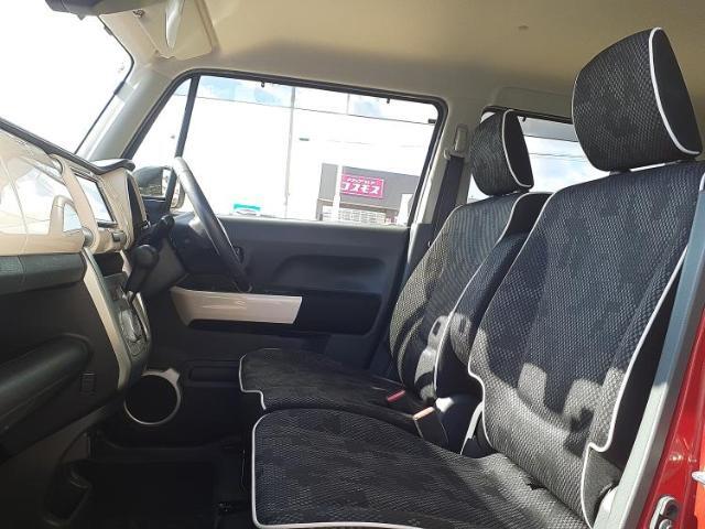 WECARSでは各商談席に大型モニターをご用意しております！見やすい大画面でゆったりと全国の在庫をご覧いただけます！是非ご来店お待ちしております！