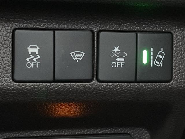 【運転席操作部】快適なドライブを楽しむための機能が装備されています！運転席から触れるので、使いやすいです！除菌プランいれていただくと、さらに清潔で安心していただけます！