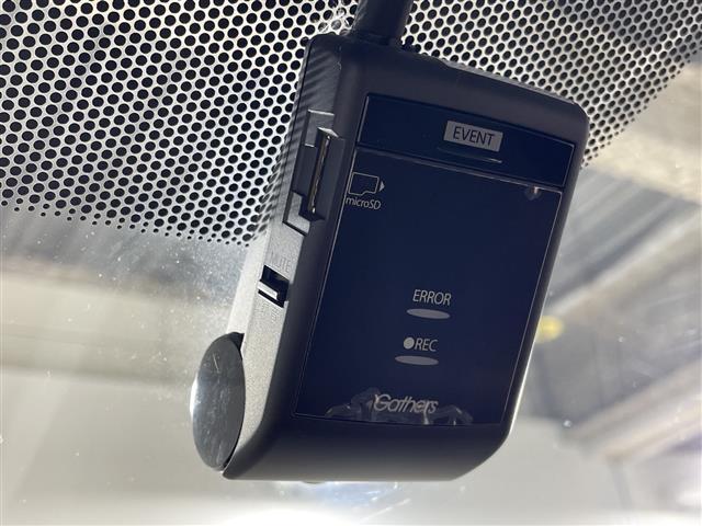 【後部座席操作部】後部座席を快適に過ごしていただくための便利な装備が付いています！