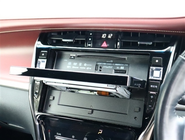 【車屋】として、長く車業界に従事した経験豊富なスタッフが多数在籍しております。
