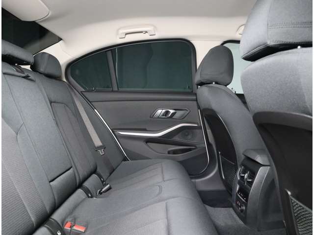 BMW Premium Selection品川では全国納車に対応しております。担当スタッフがお客様のご自宅までお届けも可能です。