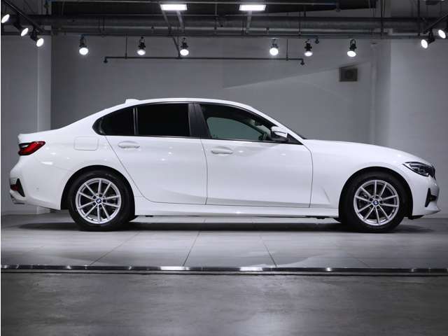 プレミアムセレクション2年保証のお車は2年延長保証にご加入頂けます。プレミアムセレクション2年保証からさら最大2年間、合計4年間の保証をお受け頂けます。対象箇所の不具合は無償修理をご提供致します。