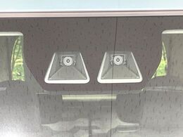 【スマートアシスト】走行中に前方の車両等を認識し、衝突しそうな時は警報とブレーキで衝突回避と被害軽減をアシスト。より安全にドライブをお楽しみいただけます。