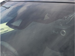 こちらの車両には衝突防止装置やいざという時安心！ドライブレコーダーが付いております♪