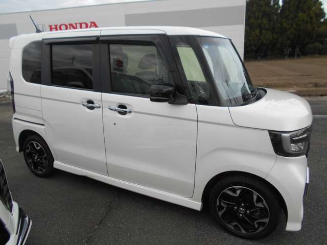 両側スライドでおもてなし。