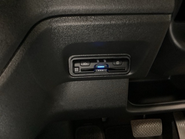 ETC付いてます。ETCが使用可能な道路通行料はキャッシュレスでスマートに走行できます。再セットアップして納車致します。
