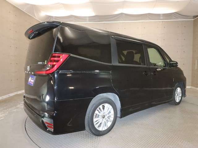 車輌の画像を20枚掲載させて頂きましたが、わかりにくい部分はございませんか？お見積もりやお車の状態や装備、ご購入方法等ご案内できますので、サイト専用の在庫確認・見積もり依頼（無料）をご利用下さいませ。