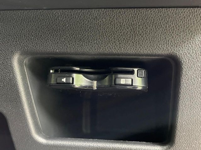 【ETC】高速道路の料金所をストレスなく通過！話題のスポットやサービスエリアに多い「スマートIC」利用時は必須のアイテムです。当店でセットアップを実施、ご納車当日からすぐにご利用いただけます！