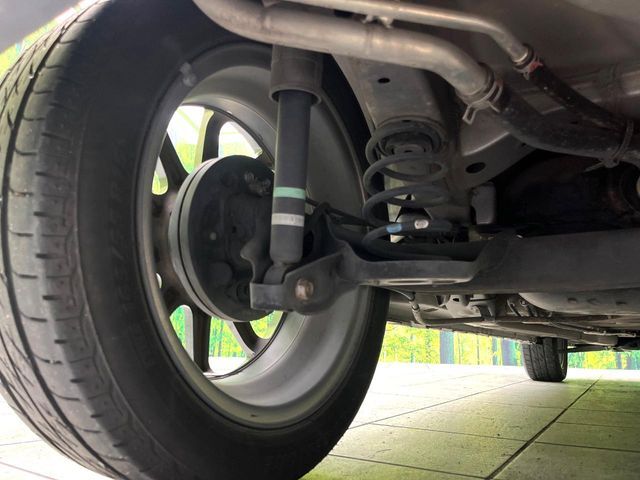 お車を安心してお乗りいただく為には、足回りの定期点検が欠かせません。サービスサポート（有償保証）では無料点検もご提供しており、安心のカーライフをお過ごしいただけるサポート体制が整っています。