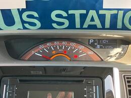 メーターパネルは目線移動少なく計器類が確認できるセンターメーターを採用！