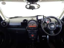 全国納車可能で御座います。納車方法及び費用に付きましては、気軽にコーディネーターまでご相談下さいませ。遠方のご納車際も我々がしっかりサポートさせて頂きます。お気軽にスタッフまでご相談下さいませ。