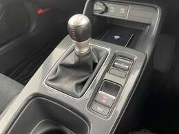 【シフトレバー】『シフトレバー』の画像になります。写真の内容に関してご不明点、ご質問等がございましたらお気軽にガリバー店舗までお問い合わせください。