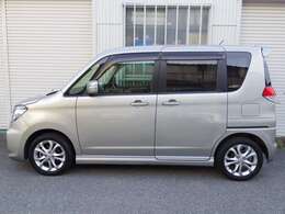 ワンズアームズのスタッフは国家資格整備士です。自社整備工場完備で、仕入れから販売、買取、修理、アフターフォローまで国家資格整備士が行い、良質安心な車両を安価にご提供出来るよう、日々、努力しております。